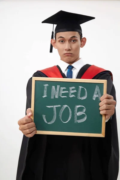 Malaiischer Student Der Eine Schriftliche Tafel Hält Braucht Einen Job — Stockfoto