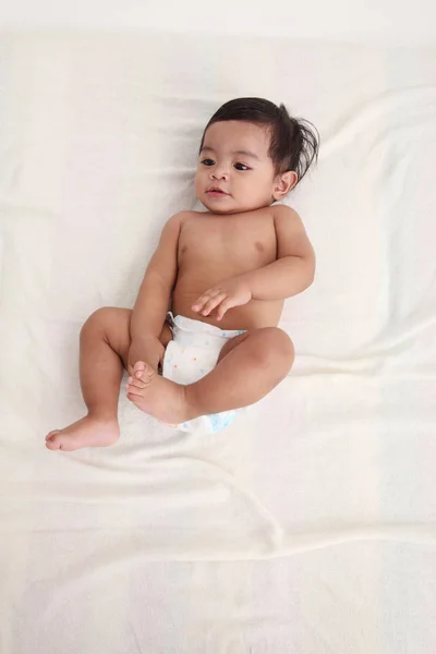 Ovanifrån Den Malaysiska Småbarn Sängen — Stockfoto