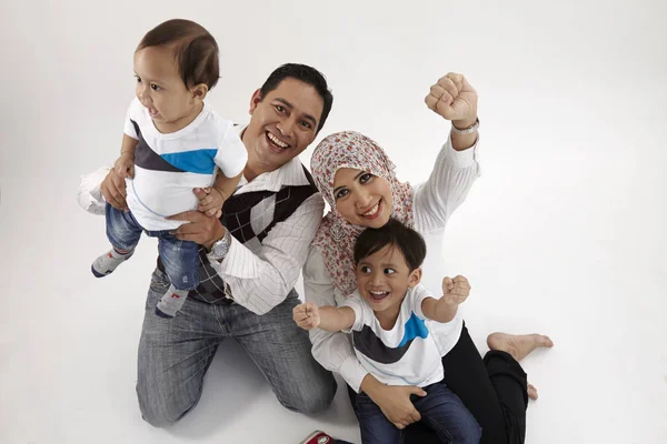 Wysoki Kąt Strzału Malajski Rodziny Czterech — Zdjęcie stockowe