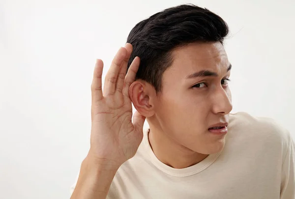 Maleis Man Concentratie Luisteren — Stockfoto