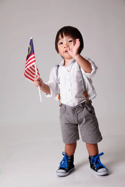 Menino Chinês Segurando Bandeira Malásia — Fotografia de Stock