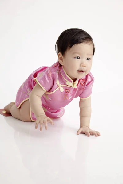 Chinese Baby Cheongsam Dress Posing Studio — Stock Photo, Image