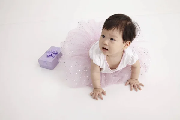 Chinese Baby Wearing Party Dress Purple Gift Box — Stock Photo, Image