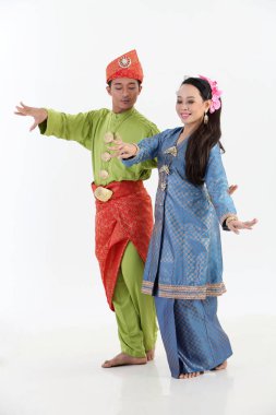  geleneksel kostümleri studio poz Malay Çift