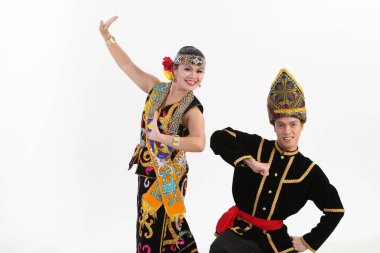dans ve stüdyoda poz borneo Çift