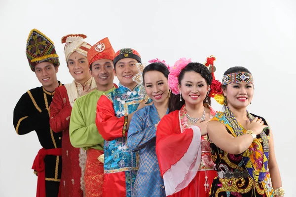 Malaysische Menschen Traditioneller Kleidung Posieren Studio — Stockfoto