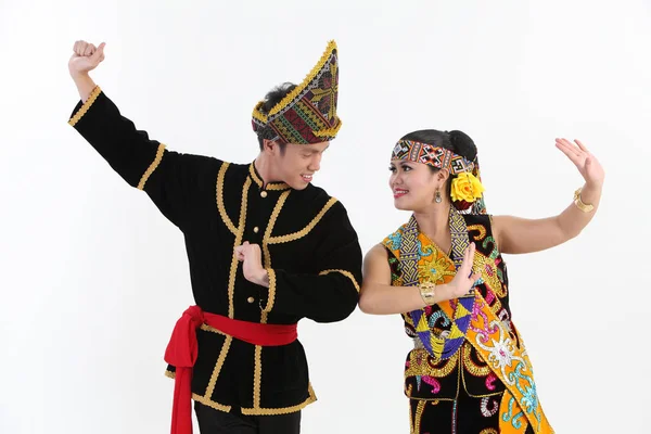 Coppia Dal Borneo Danza Posa Studio — Foto Stock