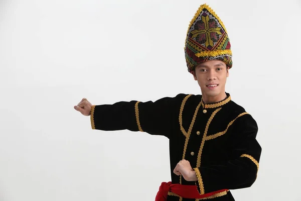 Pria Dari Borneo Mengenakan Kostum Tradisional — Stok Foto