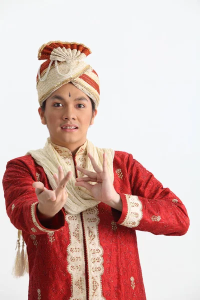 Jovem Punjabi Dançarino Dançando Estúdio — Fotografia de Stock