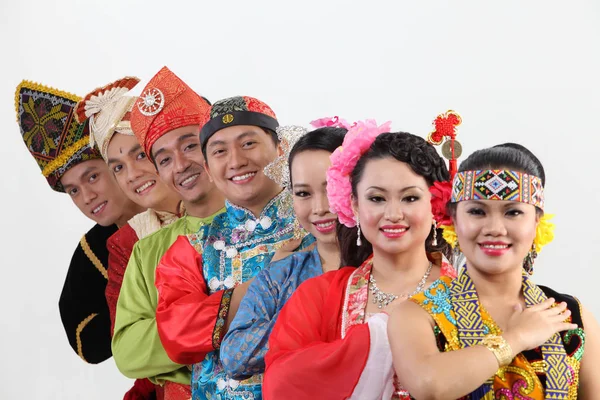 Malajské Lidí Tradičním Oblečení Pózuje Studiu — Stock fotografie
