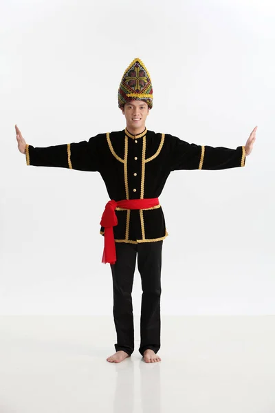Geleneksel Kostüm Giyen Adam Borneo Dan — Stok fotoğraf