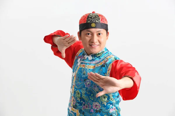 Uomo Cinese Costume Tradizionale Posa Studio — Foto Stock