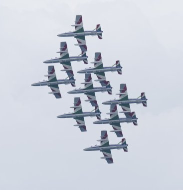 İtalya, Sicilya; 25 Eylül 2016, airshow akrobatik jetleri (Frecce Tricolori) - Editörden
