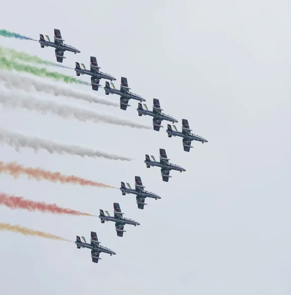Italia, Sicilia; 25 settembre 2016, airshow con jet acrobatici (Frecce Tricolori) - EDITORIALE — Foto Stock