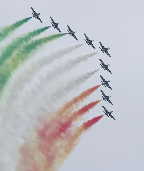 Italien, Sizilien; 25. September 2016, Flugshow mit akrobatischen Jets (frecce tricolori) - Leitartikel — Stockfoto