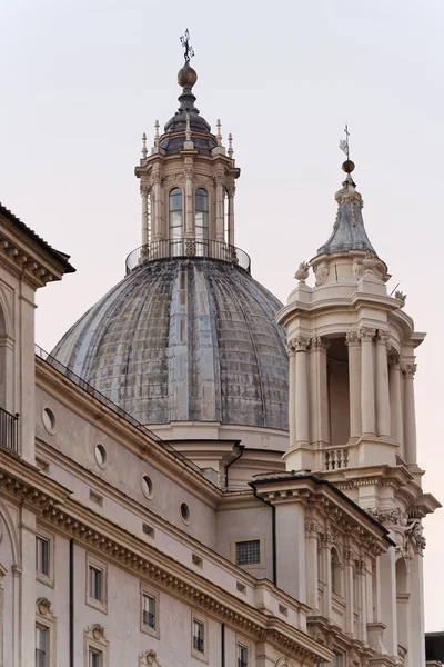 Italy, Rome, Navona Square, the bell tower and the facade of S. Agnese in Agone Church (1652 a.C. .) — стоковое фото