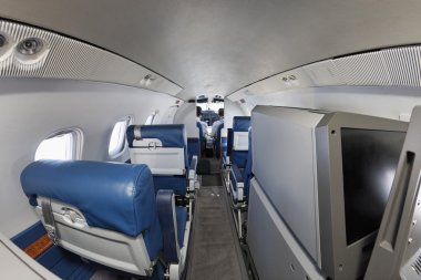 Kabin ve uçan bir çift jet pilotları