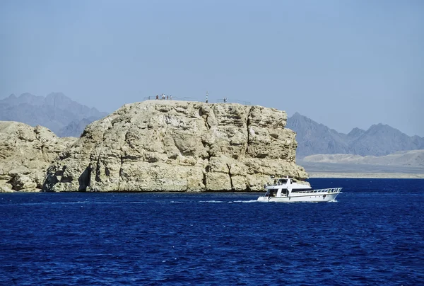Египет, Красное море, Шарм-эль-Шейх, вид мыса Рас-Мохаммед с моря - FILM SCAN — стоковое фото