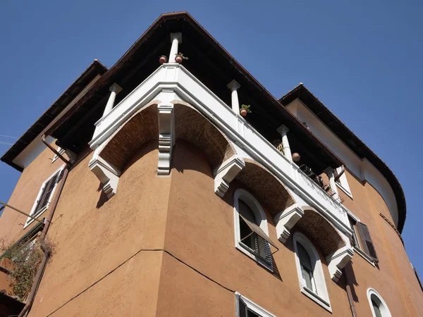 Italy, Rome, Garbatella,  view of an old building facade — Stock Photo, Image