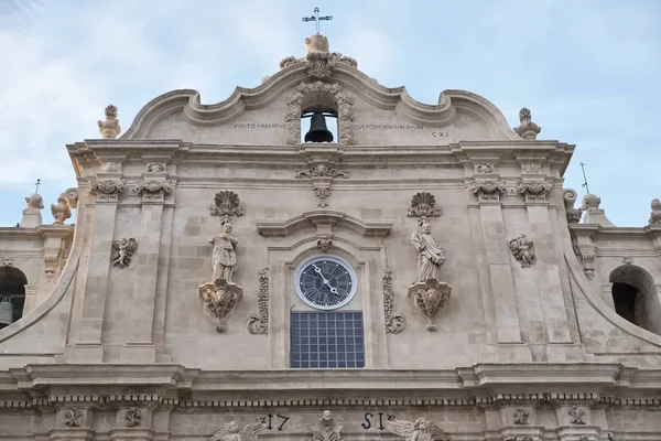 Italy, Sicily, Scicli (Ragusa Province), St. Ignazio Cathedral baroque facade (1803 a.C.) — Stock Photo, Image