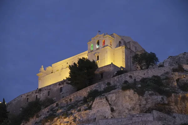 ITALY, Sicily, Scicli (Ragusa Province), the Santa Maria della Croce Convent and monastery (Sec. XVI) at sunset — Stock Photo, Image