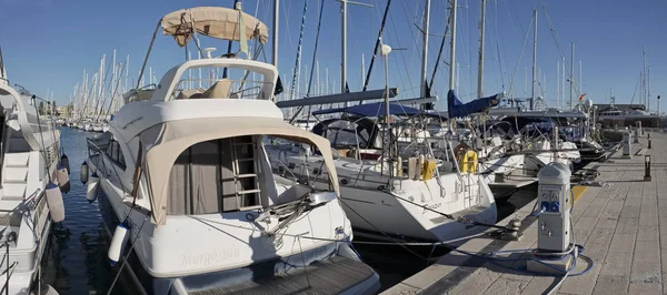 Italy, Sicily, Mediterranean sea, Marina di Ragusa; 1 December 2016, luxury yachts in the port - EDITORIAL — Stock Photo, Image