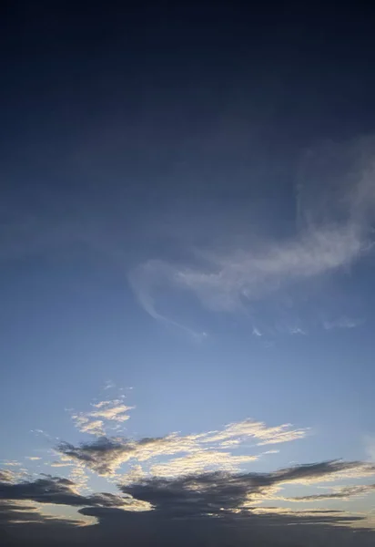 Italia, Sicilia, nubes en el cielo al atardecer —  Fotos de Stock