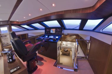 İtalya, Toskana, Viareggio, 83' lüks yat, yemek ve sürüş consolle