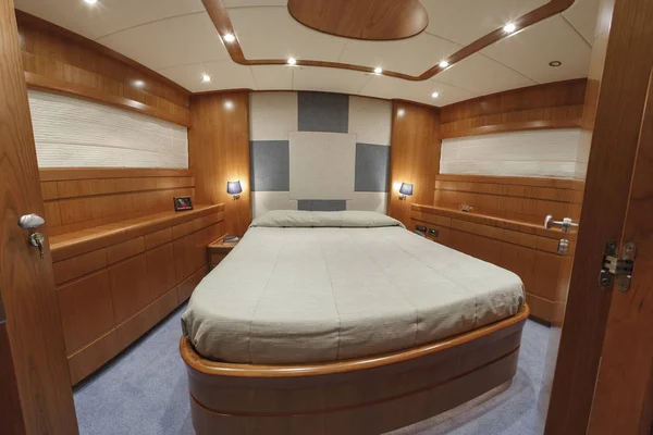 Italy, Fiumicino (Rome), 65' luxury yacht, Vips bedroom — Stock Photo, Image