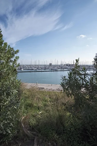 Italy, Sicily, Mediterranean sea, Marina di Ragusa; boats and luxury yachts in the port — Stock Photo, Image