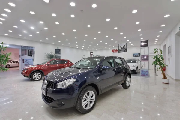 Italy; 27 July 2012, new cars for sale in a cars dealer shop - EDITORIAL — Stock Photo, Image