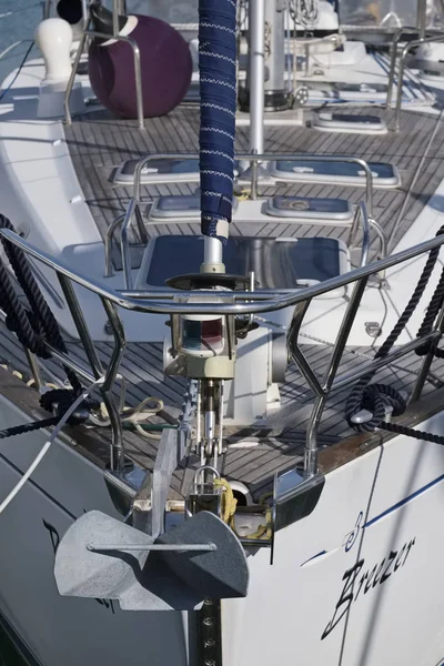 İtalya, Sicilya, Akdeniz, Marina di Ragusa; 19 Ocak 2017, yelkenli tekne liman - Editörden