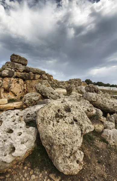 Malta Island, Gozo, the ruins of Ggantija Temples (3600-3000 BC), the megalithic complex was erected in three stages by the community of farmers and herders inhabiting the small island of Gozo — Stock Photo, Image