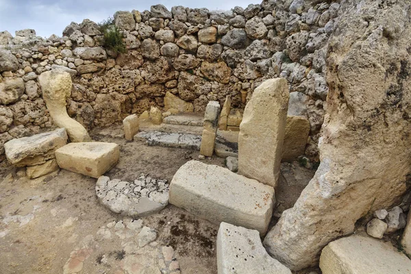 Malta Island, Gozo, the ruins of Ggantija Temples (3600-3000 BC), the megalithic complex was erected in three stages by the community of farmers and herders inhabiting the small island of Gozo — Stock Photo, Image