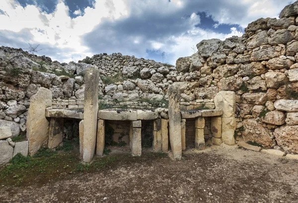 Malta Island, Gozo, the ruins of Ggantija Temples (3600-3000 BC), the megalithic complex was erected in three stages by the community of farmers and herders inhabiting the small island of Gozo — Stock Photo, Image