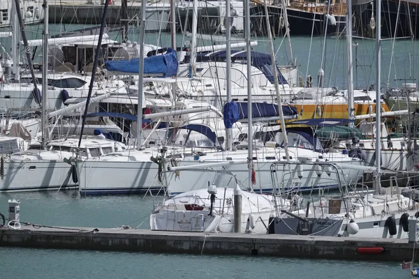 Italy, Sicily, Mediterranean sea, Marina di Ragusa; 3 April 2017, luxury yachts in the port - EDITORIAL — Stock Photo, Image
