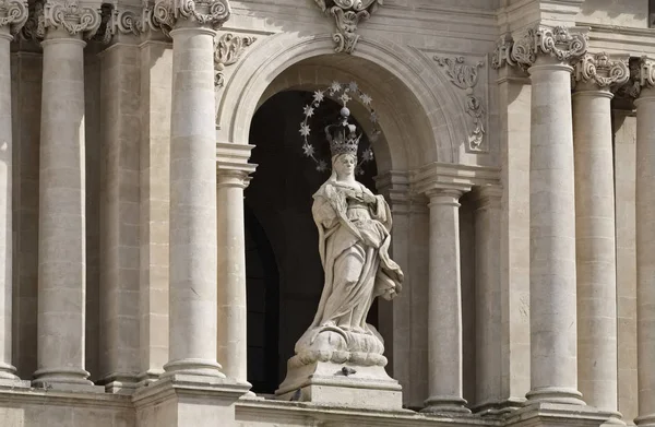 Italy, Sicily, Scicli (Ragusa Province), St. Bartolomeo church baroque facade (1500 a.C.) — Stock Photo, Image