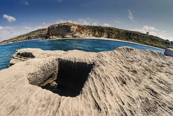 Ιταλία, Καλαβρία, Τυρρηνικό Πέλαγος, briatico (Βίμπο Βαλέντια επαρχία), βράχο της Αγίας Ειρήνης, οι Ρωμαίοι που χρησιμοποιείται ως ψάρια vasks (murenario) - σάρωση φιλμ — Φωτογραφία Αρχείου