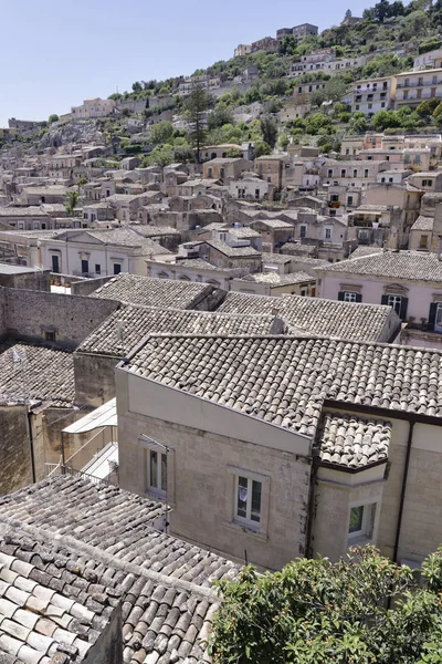 Italia, Sicilia, Modica (Ragusa), veduta della città barocca — Foto Stock