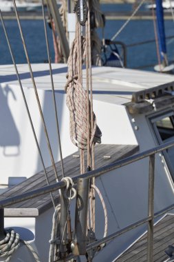 İtalya, Sicilya, deniz iskele, deniz ipleri yelkenli tekne