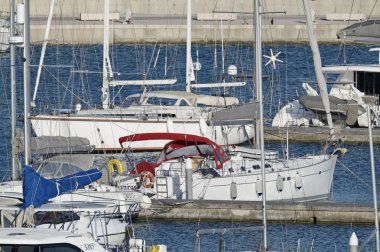 İtalya, Sicilya, Akdeniz, Marina di Ragusa; 14 Temmuz 2017, Lüks Yatlar port - Editörden