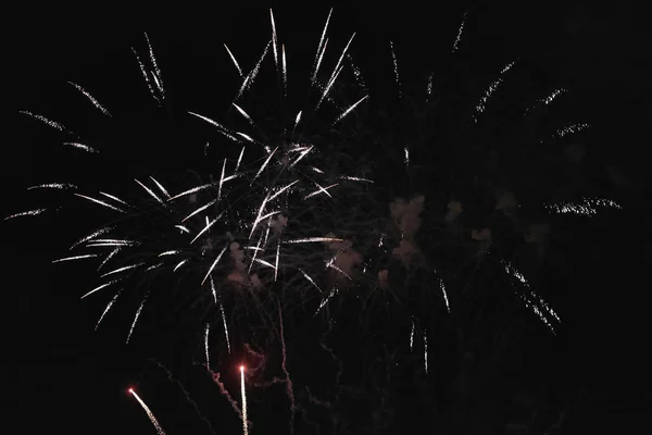 Italie, Sicile, Marina di Ragusa, feux d'artifice la nuit — Photo