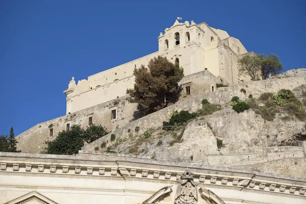 İtalya, Sicilya, Scicli (Ragusa eyaletinde), Santa Maria della Croce manastır ve Manastırı (sn XVI görünümü)