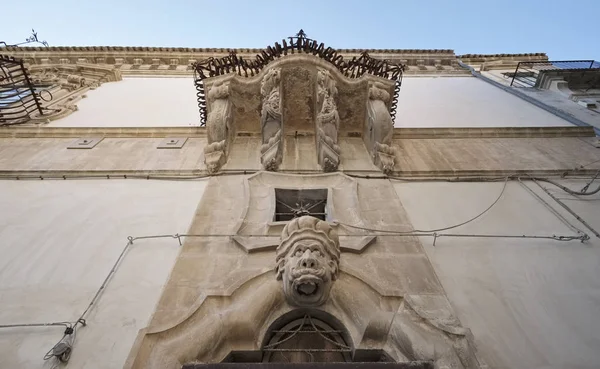 İtalya, Sicilya, Scicli (Ragusa ili), Barok Beneventano Sarayı (18. yüzyıl A.C..)