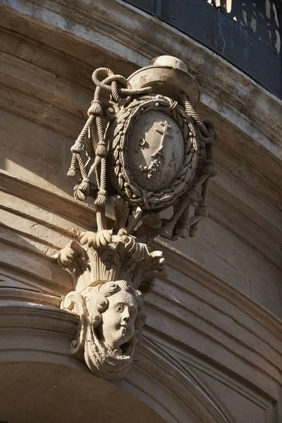 İtalya, Sicilya, Scicli (Ragusa eyaletinde), St. John Katedrali Barok Cephesi (1803 a.C.), dini süsler