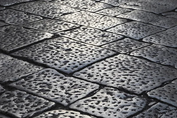 Italy, Sicily, Scicli (Ragusa Province), old stone paved street — Stock Photo, Image