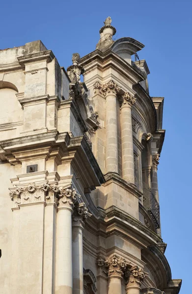 İtalya, Sicilya, Scicli (Ragusa ili), St. John 's Barok Kilisesi cephesi (18. yüzyıl AC)