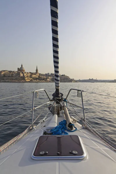 马耳他岛 瓦莱塔镇 从帆船到城市的看法 — 图库照片