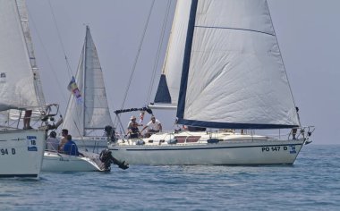 İtalya, Sicilya, Akdeniz, Marina di Ragusa; 30 Haziran 2012, yelkenli yarış - Editörden
