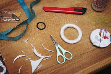 İtalya, ahşap bir masa üzerinde konut